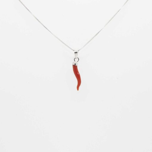 Collana in argento 925, con Cornetto in corallo Sardo